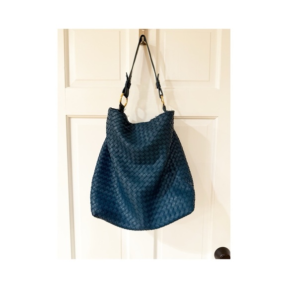 Lulu Dharma Bucket Bag Purse, Blue Green Woven Shoulder Bag - Picture 1 of 6